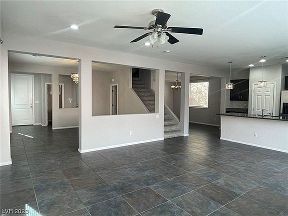 4th image of 5530 Spiceberry Dr