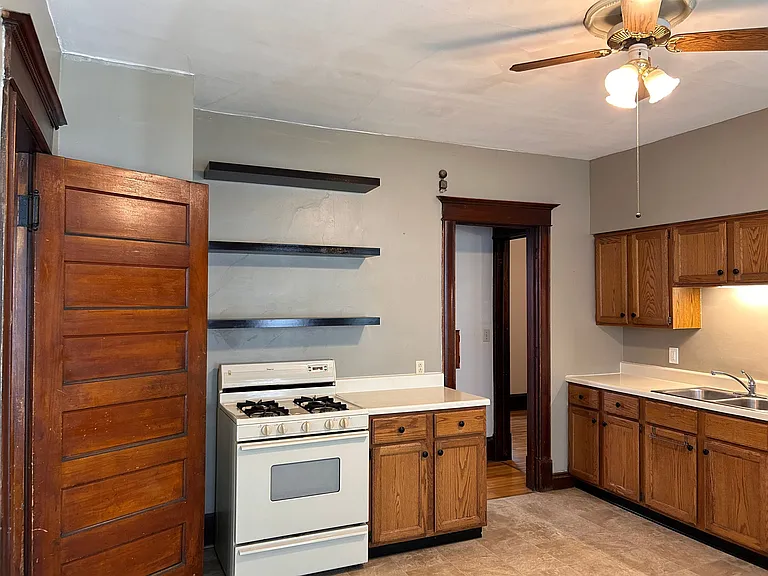 1127 Adams St NE #1 — Photo 9