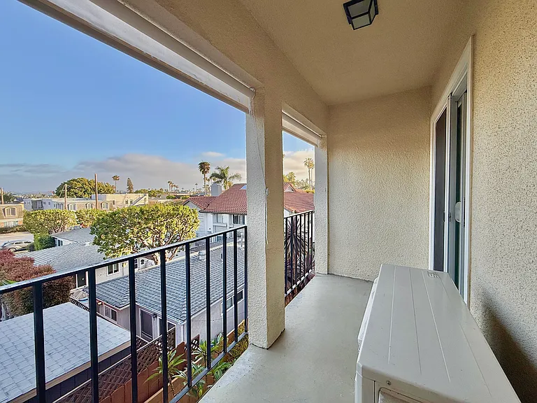 4730 Noyes St #104 — Photo 4