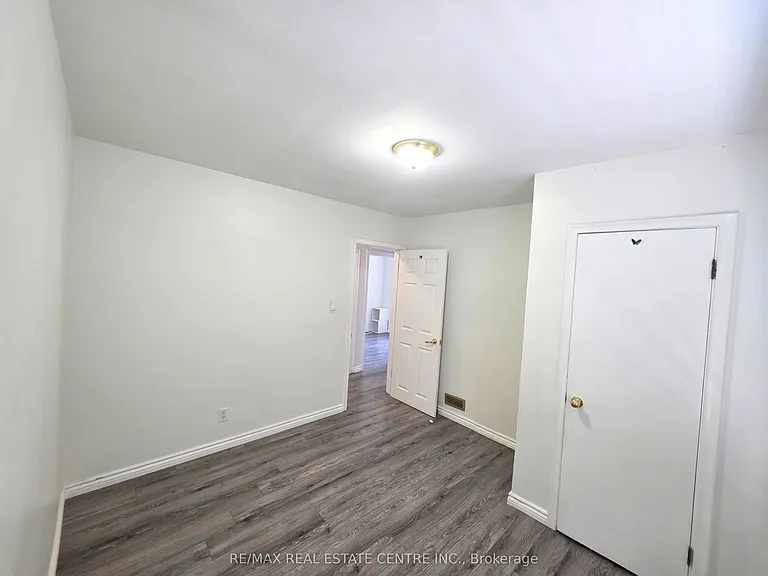 353 E 21st St — Photo 10