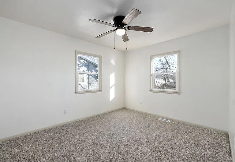 1816 W Olive St — Photo 8
