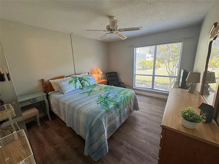 621 Windrush Bay Dr #621 — Photo 32