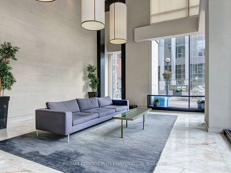 18 Yorkville Ave #2505 — Photo 4
