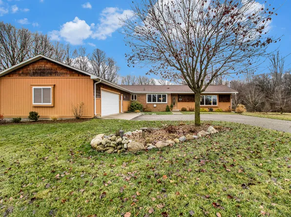 10410 Moon Rd, Saline, MI 48176