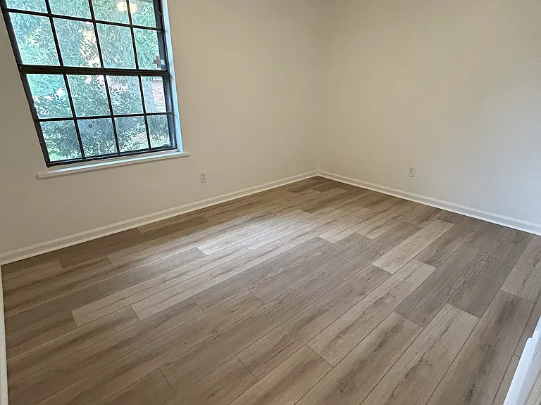 15 Carolyn Rd — Photo 8