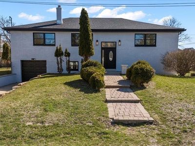 4 Saint George Drive, Shirley, NY, 11967