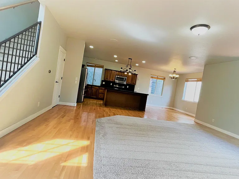 2490 NW Parnell Ter — Photo 5
