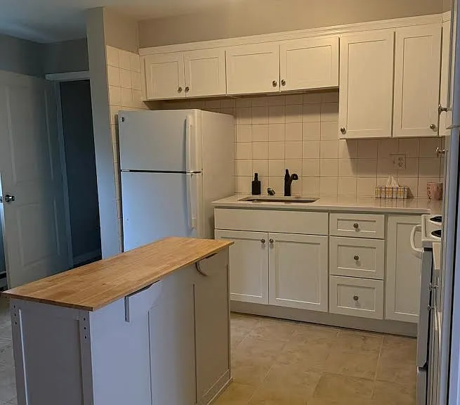 52 Vineyard Ave — Photo 1
