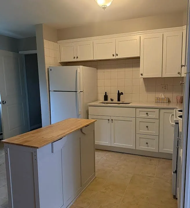 52 Vineyard Ave