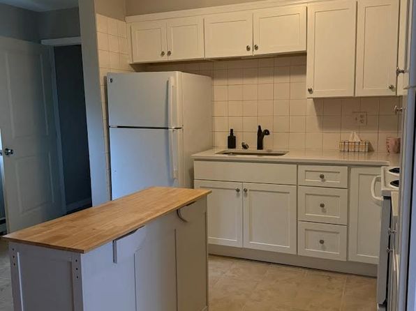 52 Vineyard Ave