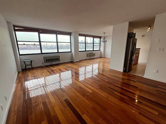 5th image of 7004 Boulevard East APT 16L