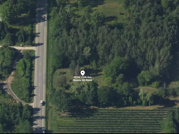 18764 112th Ave, Nunica, MI 49448
