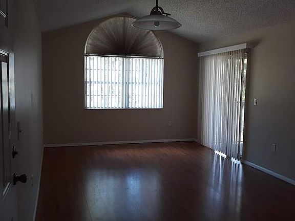 4th image of 3405 Winkler Ave APT 210