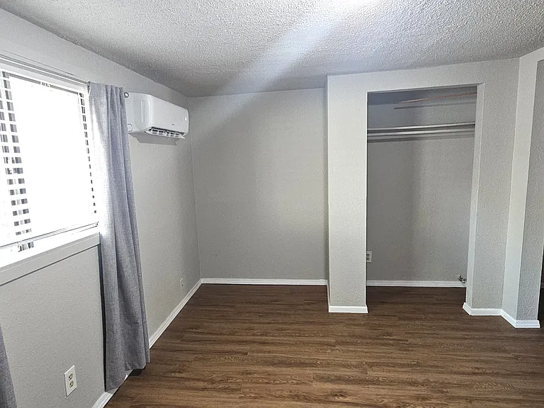 412 S San Francisco St — Photo 11