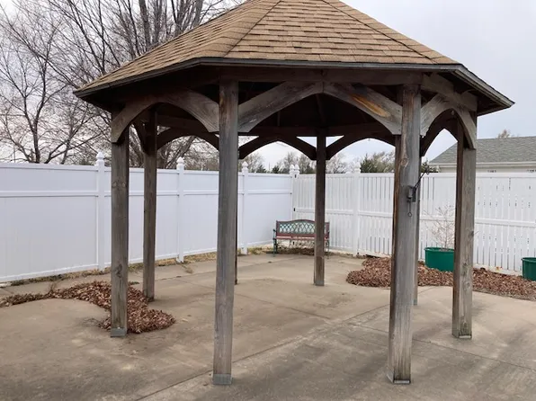1311 S Douglas Ave, Lyons, KS 67554