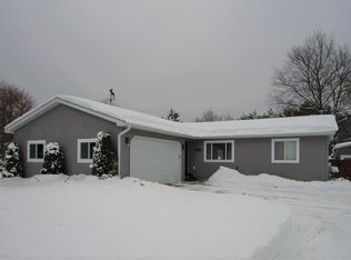 10862 Elizabethtown Dr, Interlochen, MI 49643