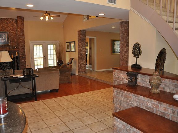 2nd image of 1427 Tarton Ln