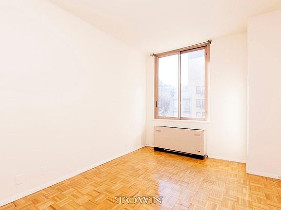 4th image of 101 W 79th St APT 4C