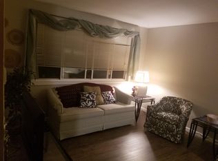 45 Woodmere Ct APT 4, Appleton, WI 54911