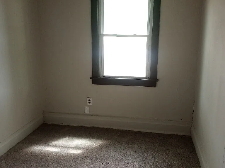 103 N Bell St #A — Photo 3