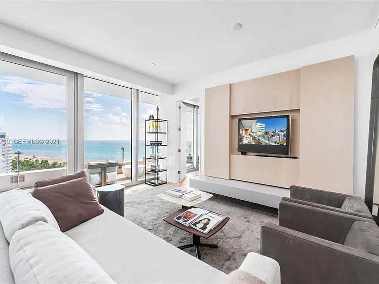 2901 Collins Ave #1408 — Photo 8