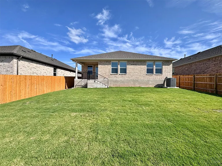 1821 Lazy Acres — Photo 36