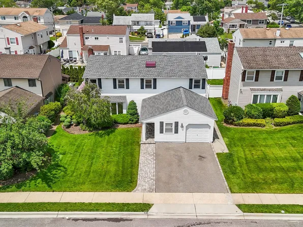 427 Benito Street, East Meadow, NY 11554