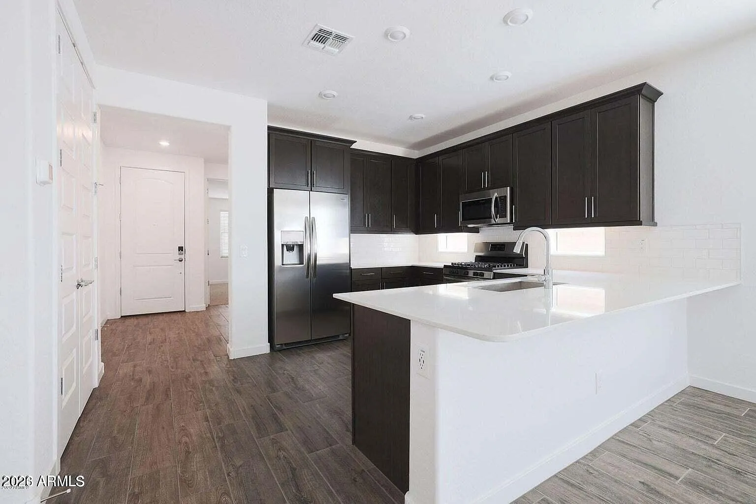 5 bed, 3.0 bath, 1937 sqft, $2,395 — Photo 2