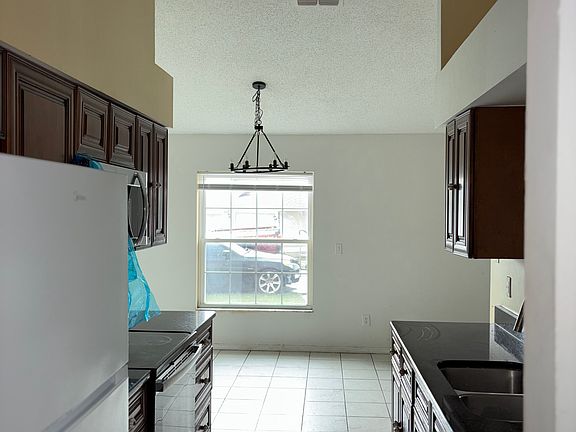 4th image of 6644 Meritmoor Cir