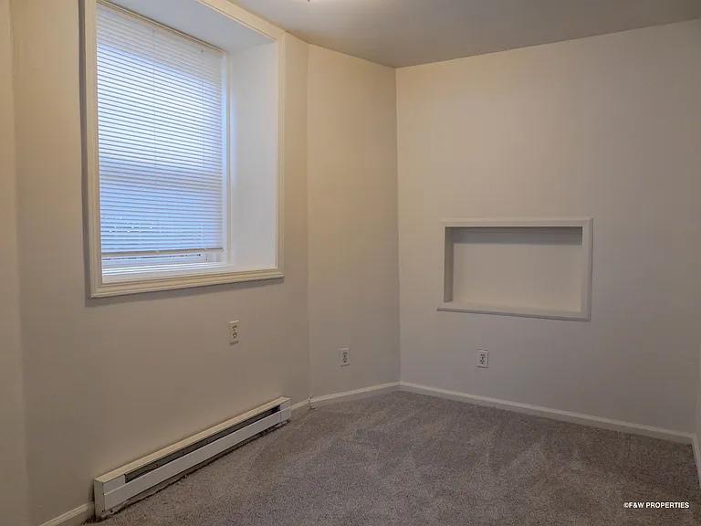 1560 E. Broad St. — Photo 46