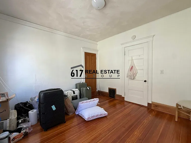 10 Dickson St — Photo 15