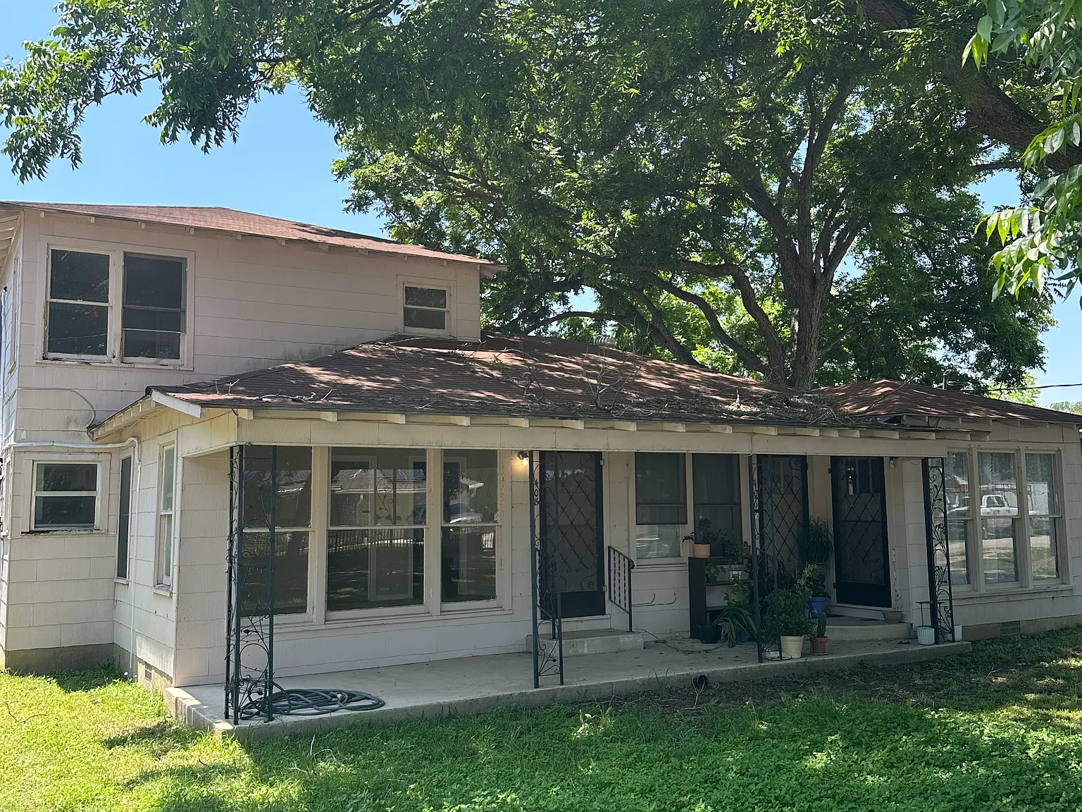 2 bed, 1.5 bath, 1156 sqft, $1,150 — Photo 1