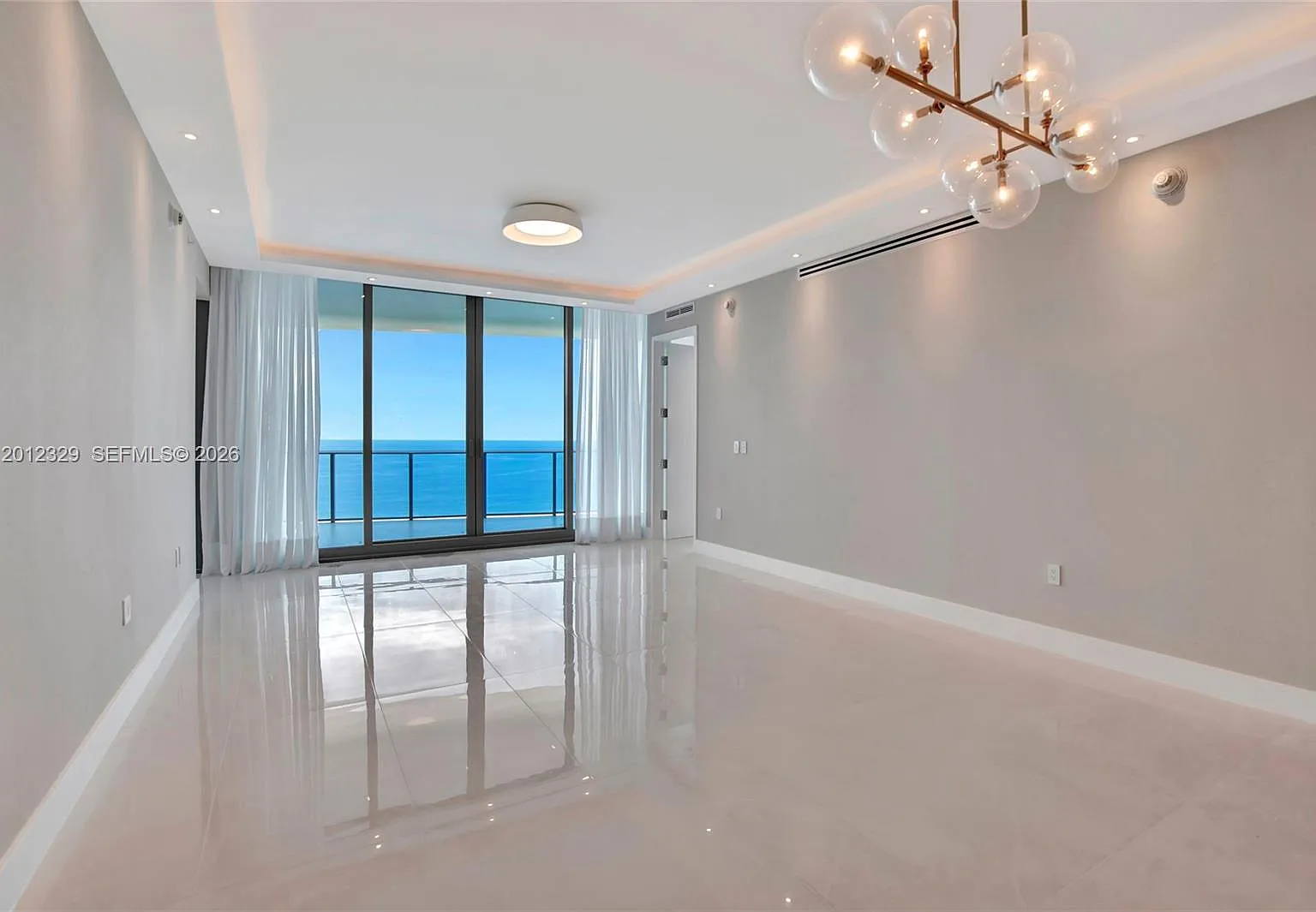 Ritz Carlton Residences — Photo 1