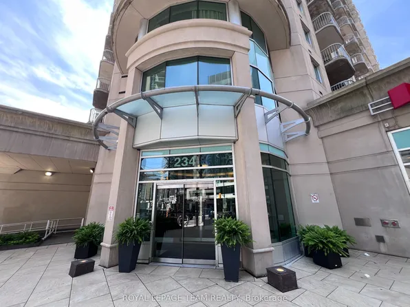 234 Rideau St, Ottawa, ON K1N 0A9