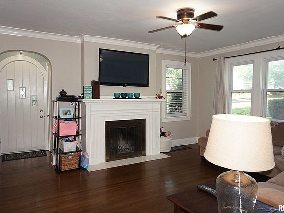 5th image of 503 W Maywood Ave