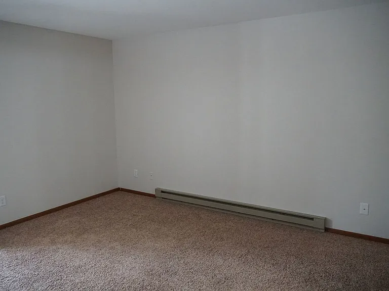Orchard Village Apartments — Photo 104