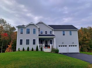 30 Chestnut Way, Lee, NH 03861