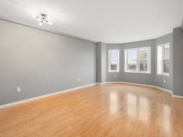 1 Cityview Ln Unit 403, Quincy, MA 02169