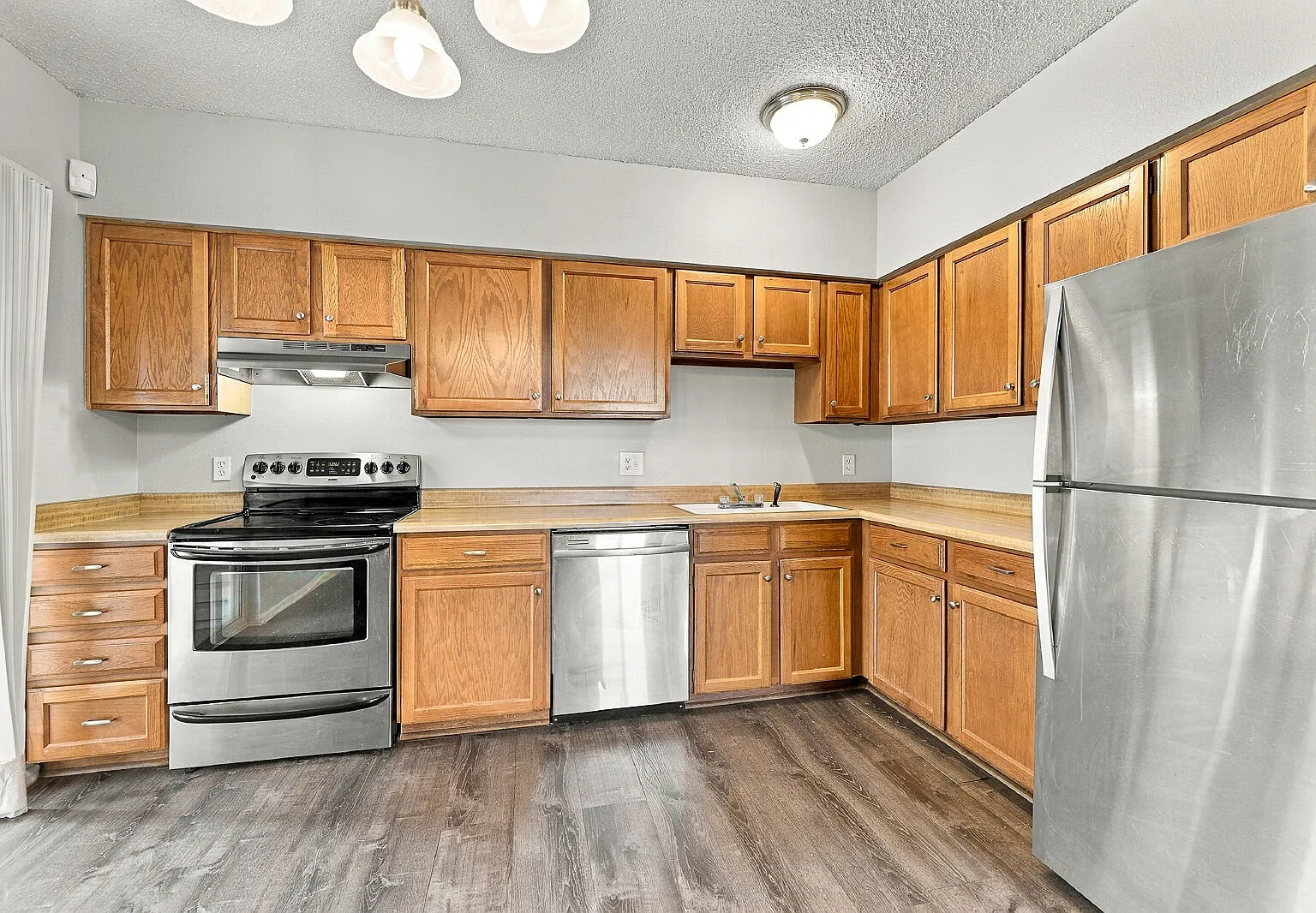 2 bed, 2.0 bath, 1098 sqft, $2,079 — Photo 3