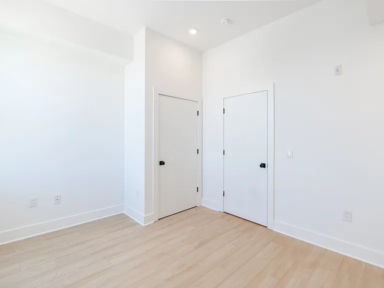 4408 Lancaster Ave — Photo 17