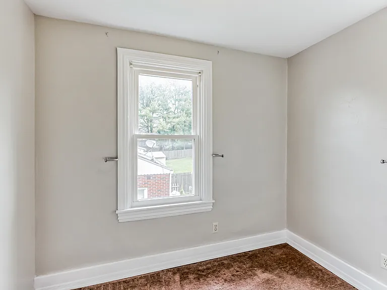 123 N Main St — Photo 12