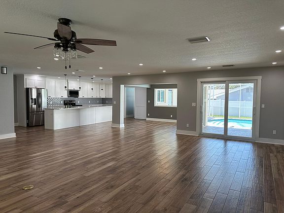 3rd image of 10210 Bay Hills Dr