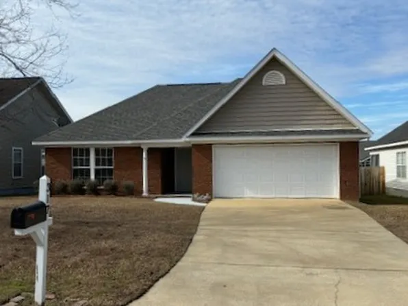 317 Powder Horn Dr, Dothan, AL 36303