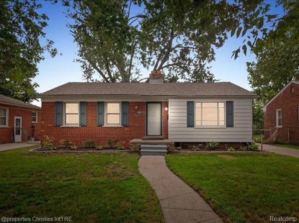 9928 Brookfield St, Livonia, MI 48150