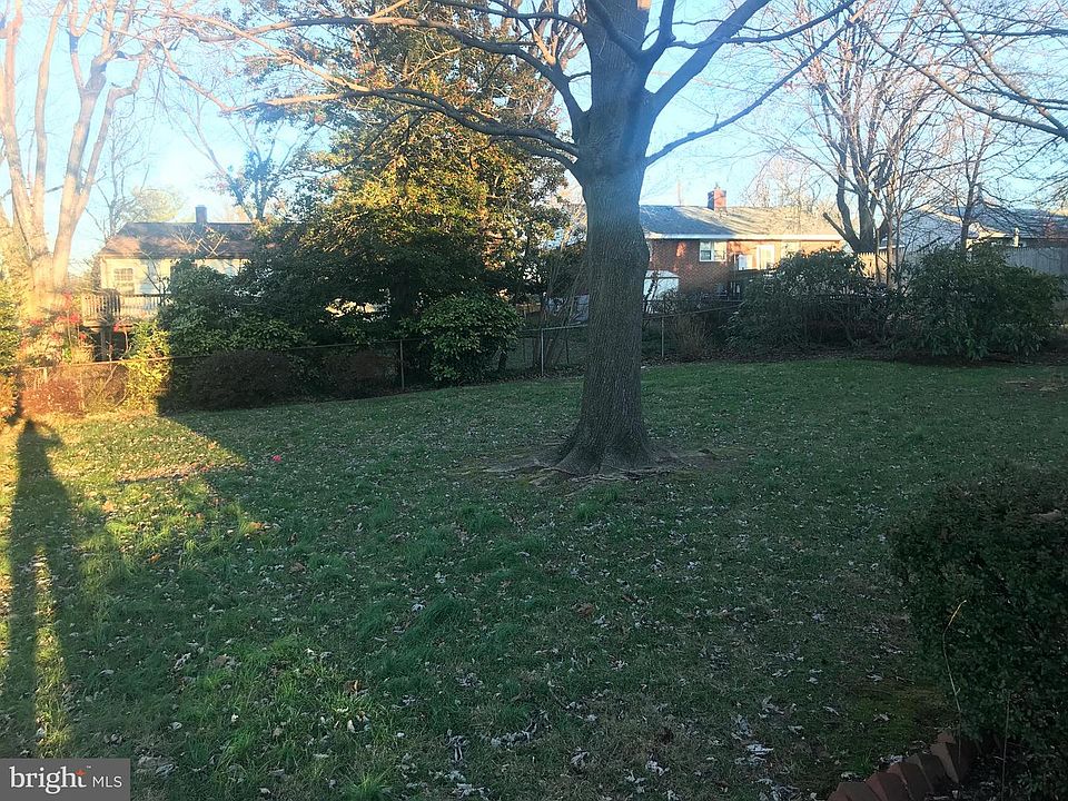 2nd image of 2002 Stanley Ave
