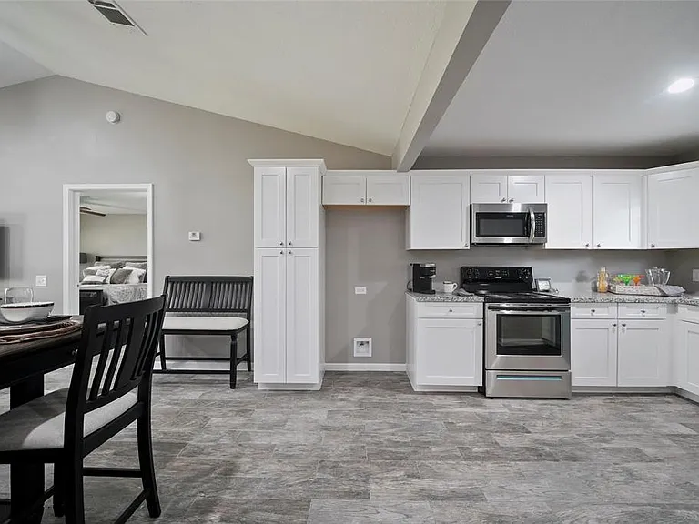 3508 Balboa Cir — Photo 14