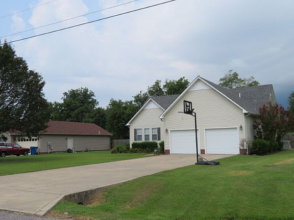 2nd image of 385 Benjamin Dr