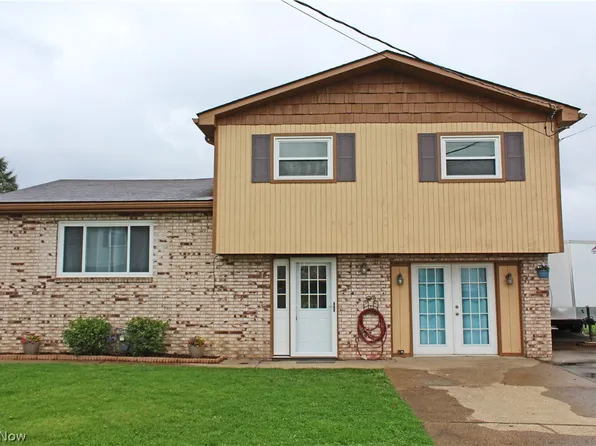 204 Arena Dr, Weirton, WV 26062