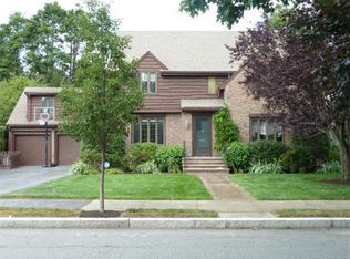 33 Dale St, Swampscott, MA 01907