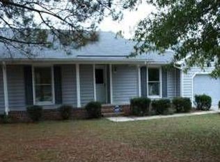 6115 Parkton Rd, Hope Mills, NC 28348